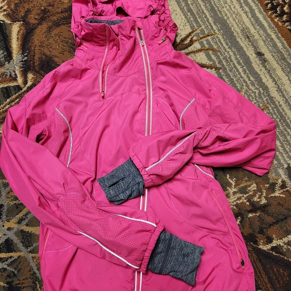 Lululemon Athletica Vibrant Pink Jacket - Picture 4 of 9
